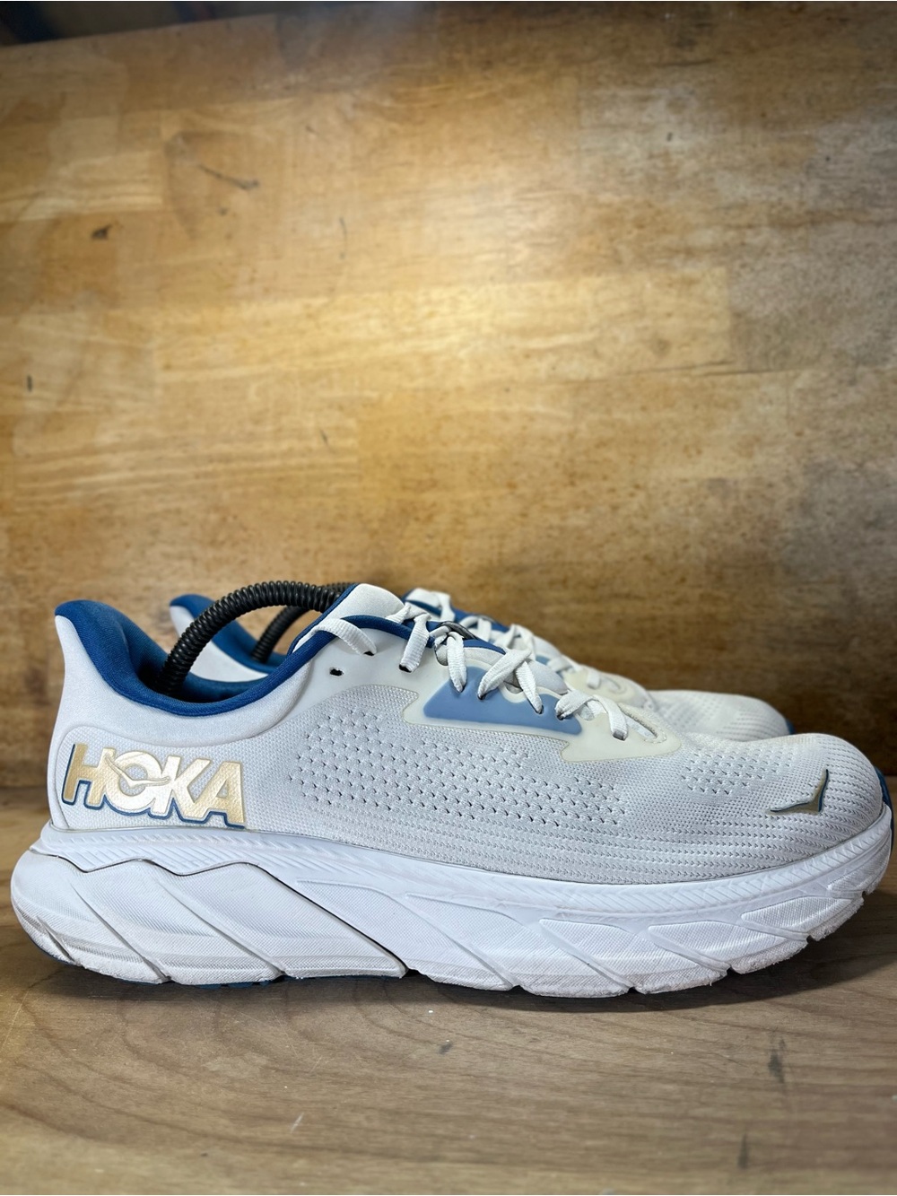 Hoka One One Arahi 7 CUSHIONED Mens Size 10 Running Shoes Sneakers White Blue